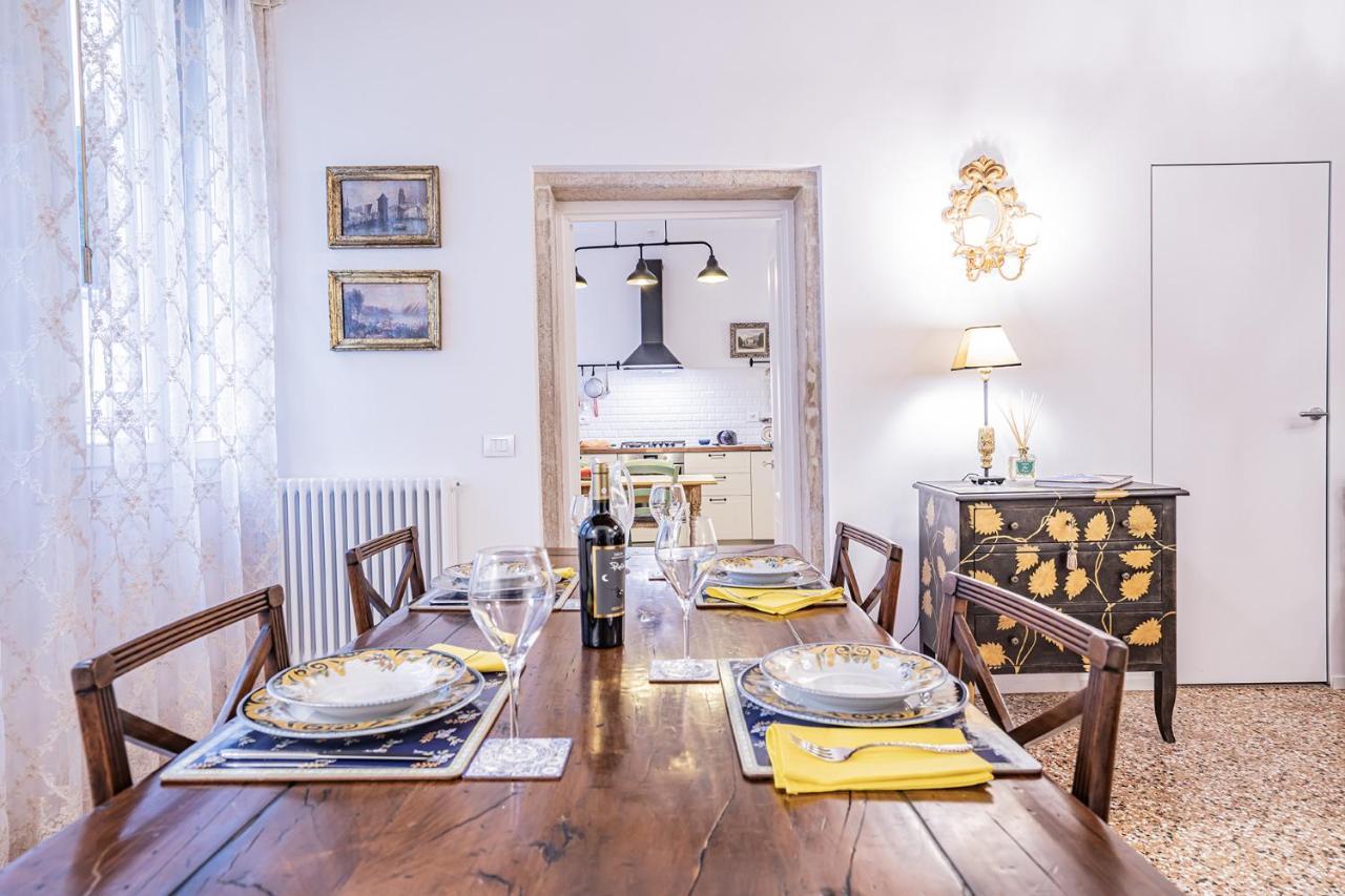 Ca' San Beneto Completely Refurbished In A Fabulously Central Area Venice Luaran gambar