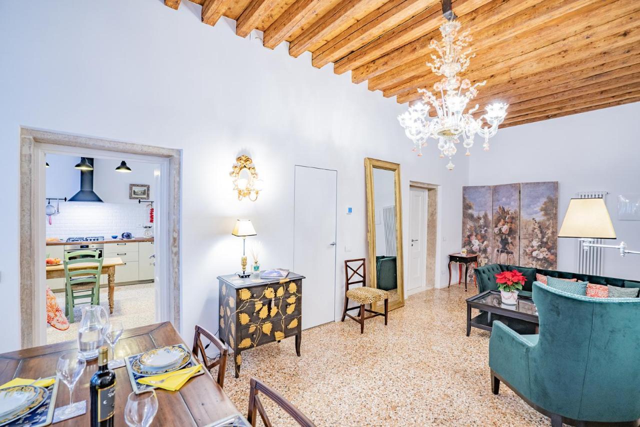Ca' San Beneto Completely Refurbished In A Fabulously Central Area Venice Luaran gambar