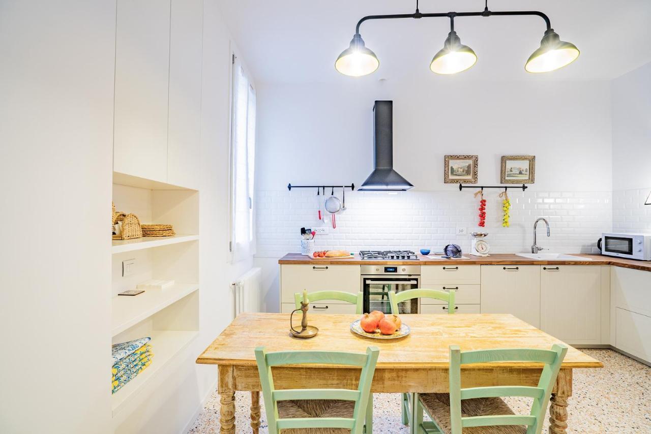 Ca' San Beneto Completely Refurbished In A Fabulously Central Area Venice Luaran gambar
