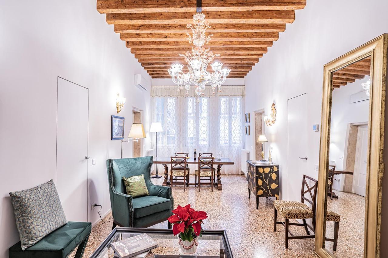 Ca' San Beneto Completely Refurbished In A Fabulously Central Area Venice Luaran gambar