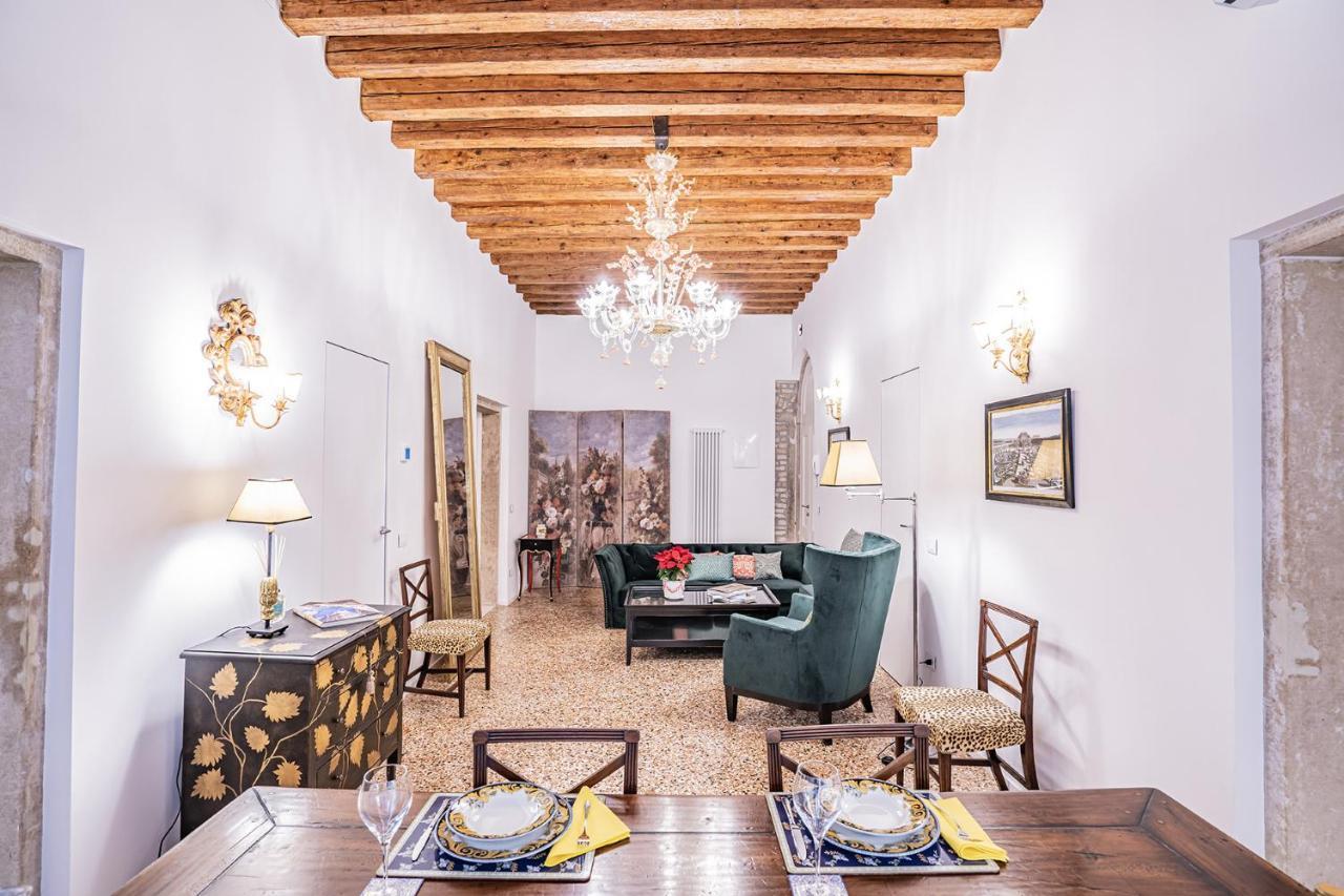 Ca' San Beneto Completely Refurbished In A Fabulously Central Area Venice Luaran gambar