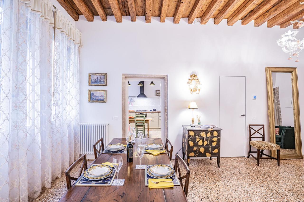 Ca' San Beneto Completely Refurbished In A Fabulously Central Area Venice Luaran gambar