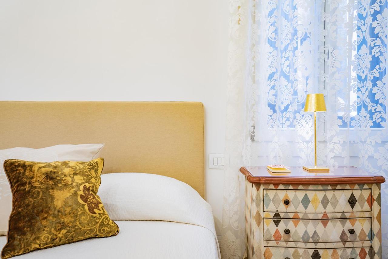 Ca' San Beneto Completely Refurbished In A Fabulously Central Area Venice Luaran gambar